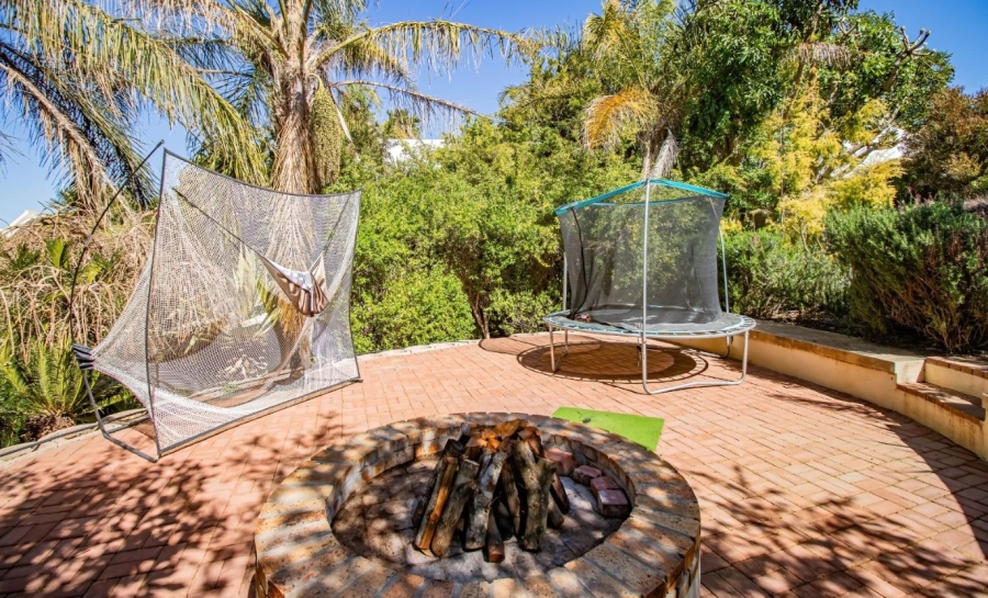 5 Bedroom Property for Sale in Fairway Heights Western Cape